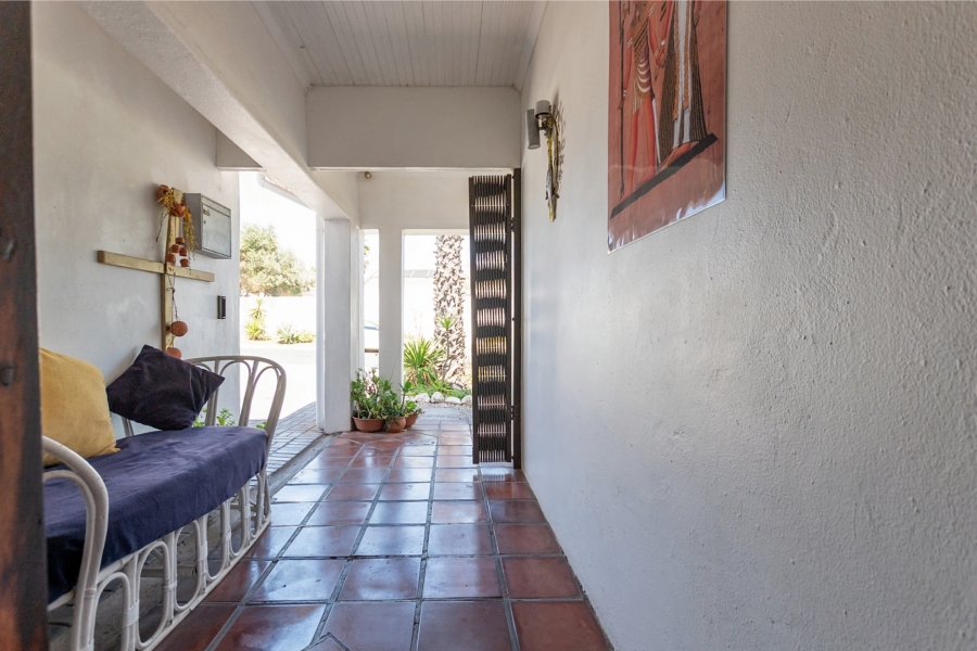 8 Bedroom Property for Sale in Country Club Western Cape